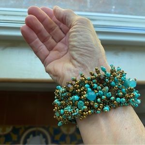 Beaded magnetic bracelet